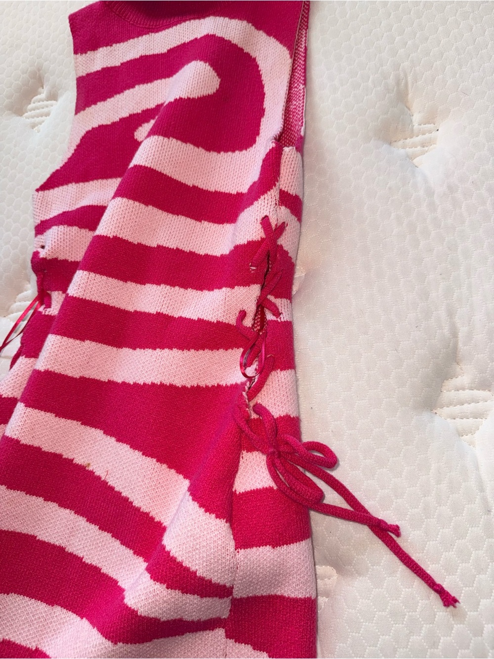 126. Sleeveless Turtleneck Mini Dress in Fuchsia and Light Pink - Picture 2 of 5